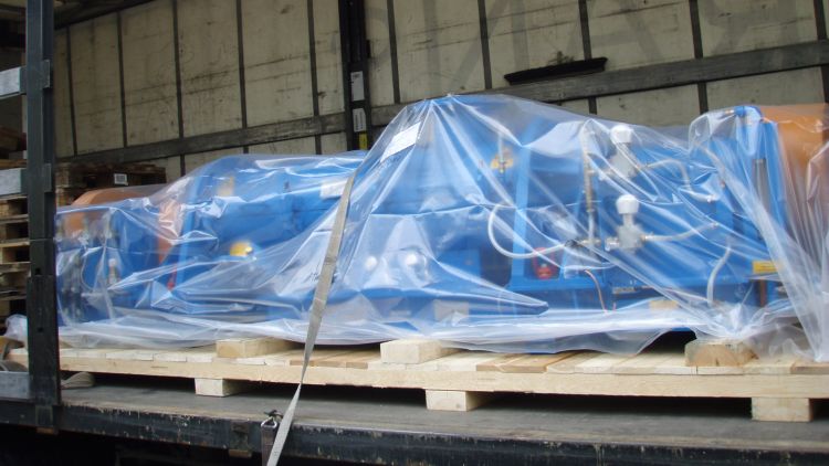 Eine Haube aus Polyäthylenfolie bietet Ihrem Gut Schutz vor äusseren Einflüssen